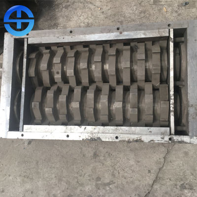 Steuerindustrieabfall-Reißwolf-Revierdienst PLC-22KW 3100 * 1400 * 2200 Millimeter