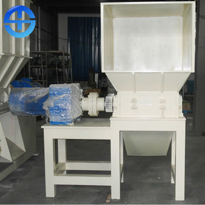 22 Kilowatt verdoppeln Wellen-Reißwolf-Altmetall-Reißwolf-Maschine PLC-Steuerung weniger Staub