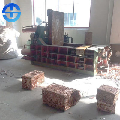 300*300mm würfelförmiger Ballen-Größen-Schrott-Emballierungsmaschine Vorwärts heraus