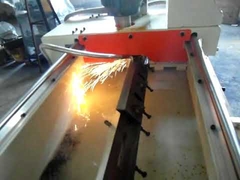 Schleifmaschine mit Messer